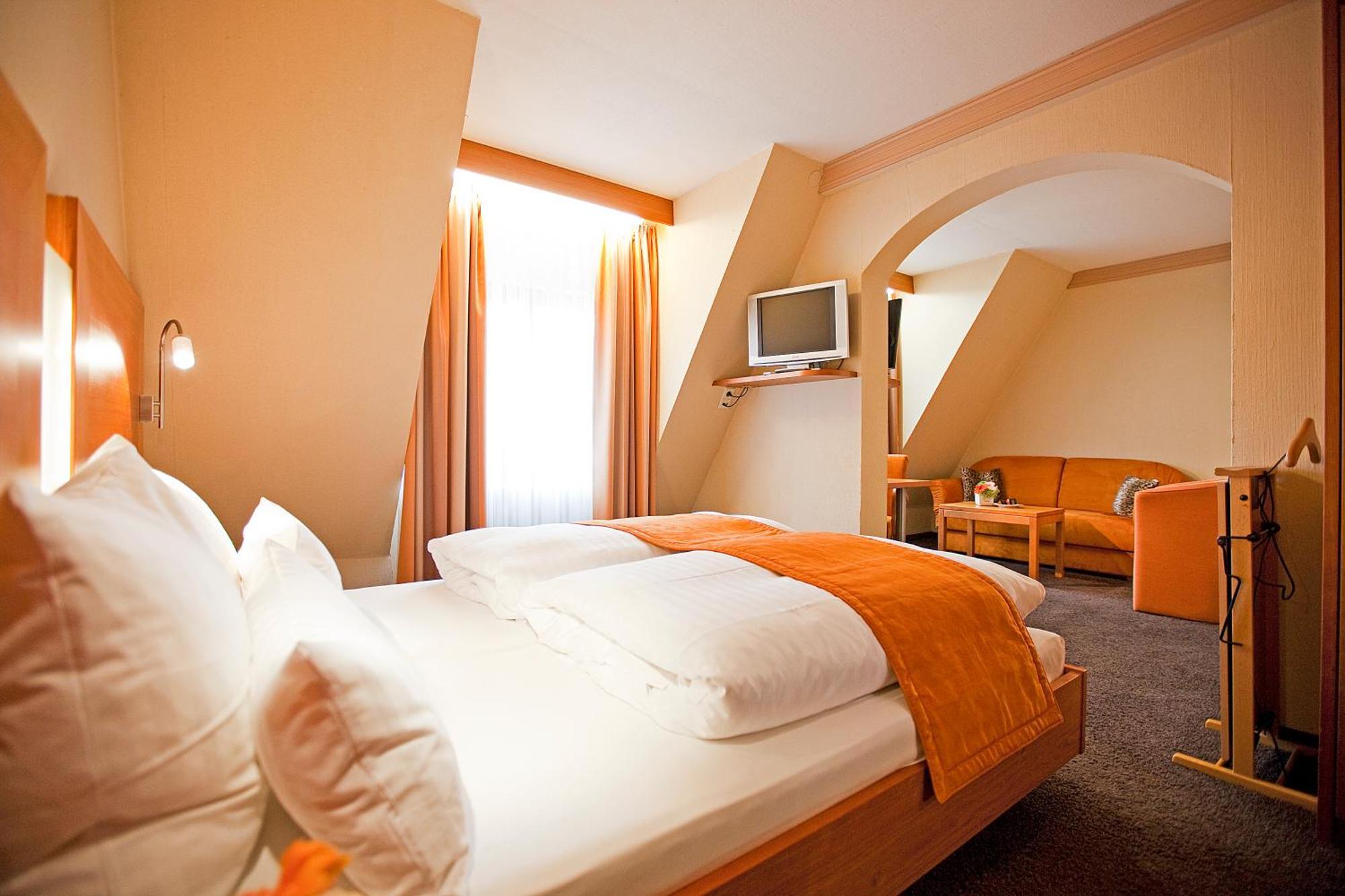 גרלינגן Hotel Krone Ohg חדר תמונה