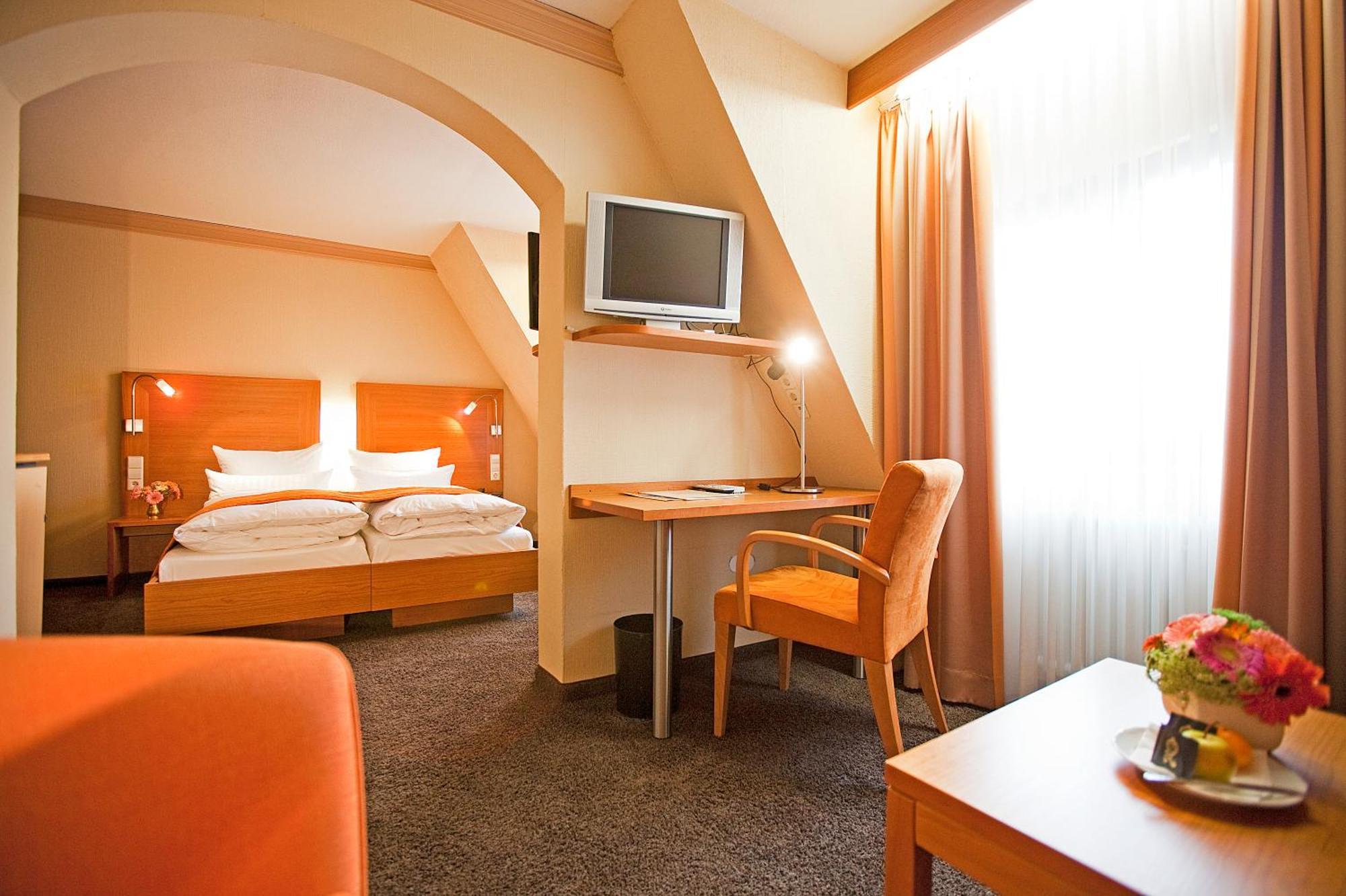 גרלינגן Hotel Krone Ohg חדר תמונה
