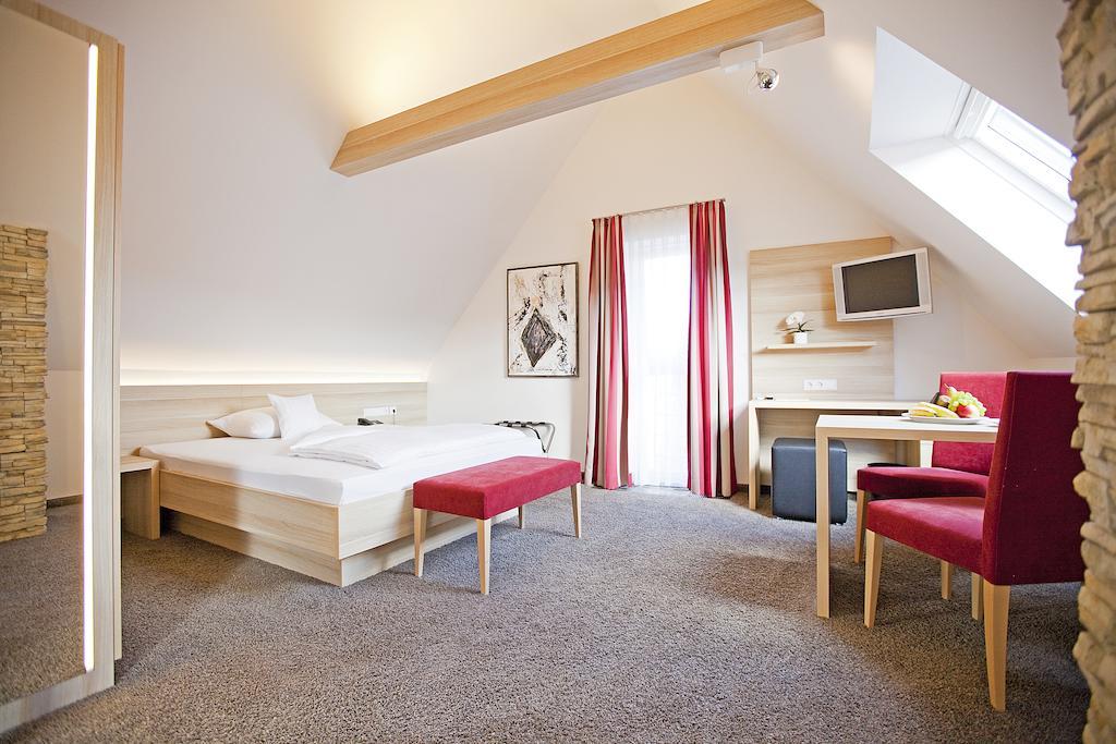 גרלינגן Hotel Krone Ohg חדר תמונה